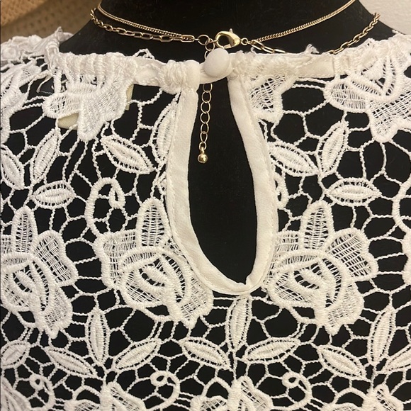 Haute Monde White Lace Flutter Sleeve Blouse Size Small - Picture 6 of 7